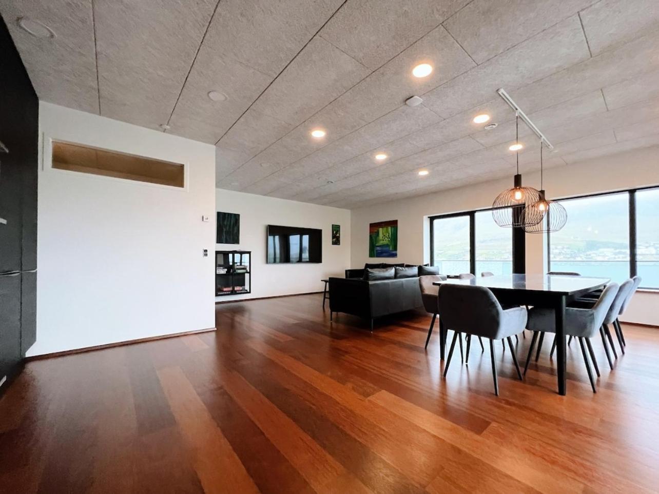 Stunning Ocean View Penthouse Apartment Oravik エクステリア 写真