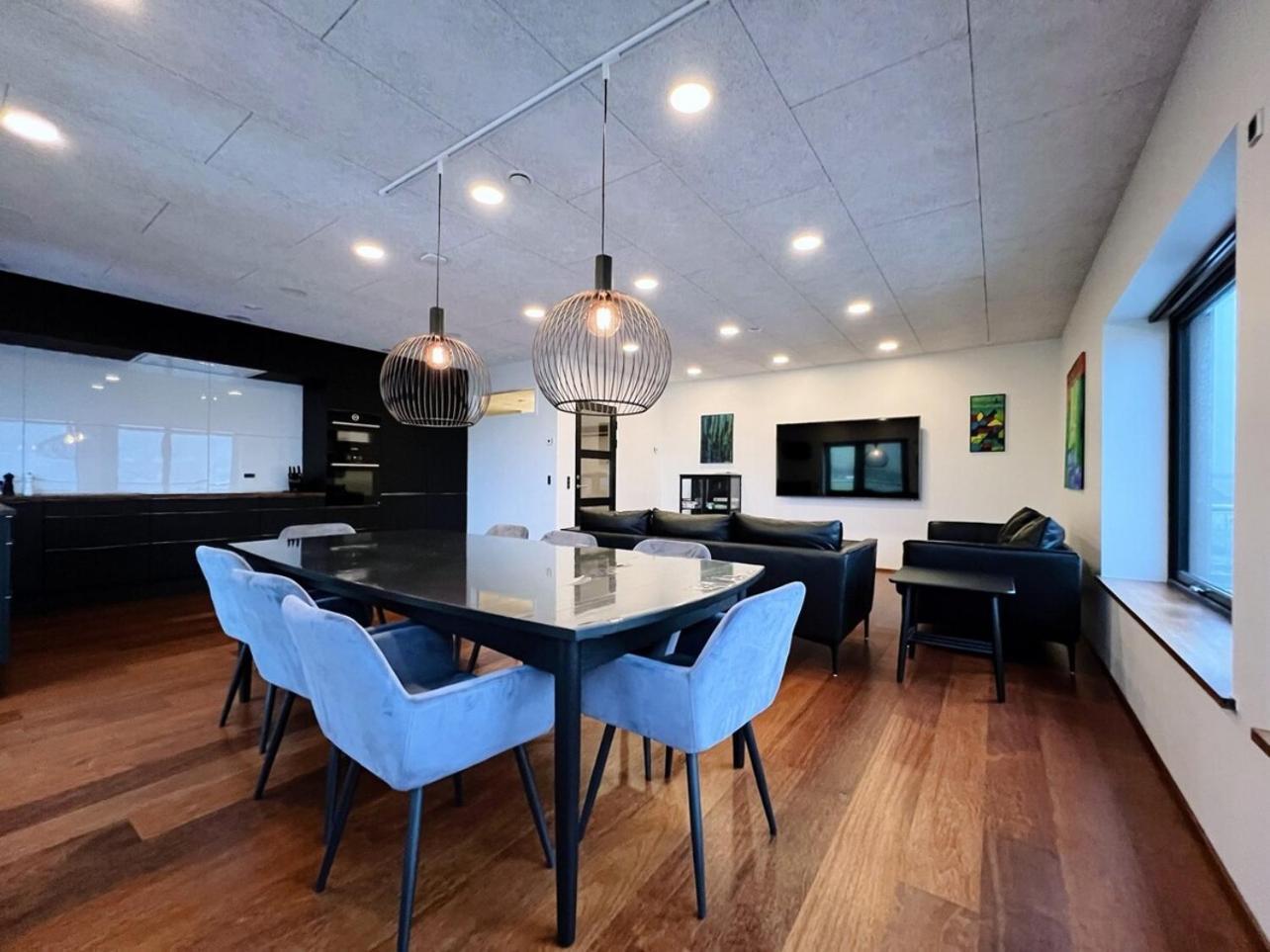 Stunning Ocean View Penthouse Apartment Oravik エクステリア 写真