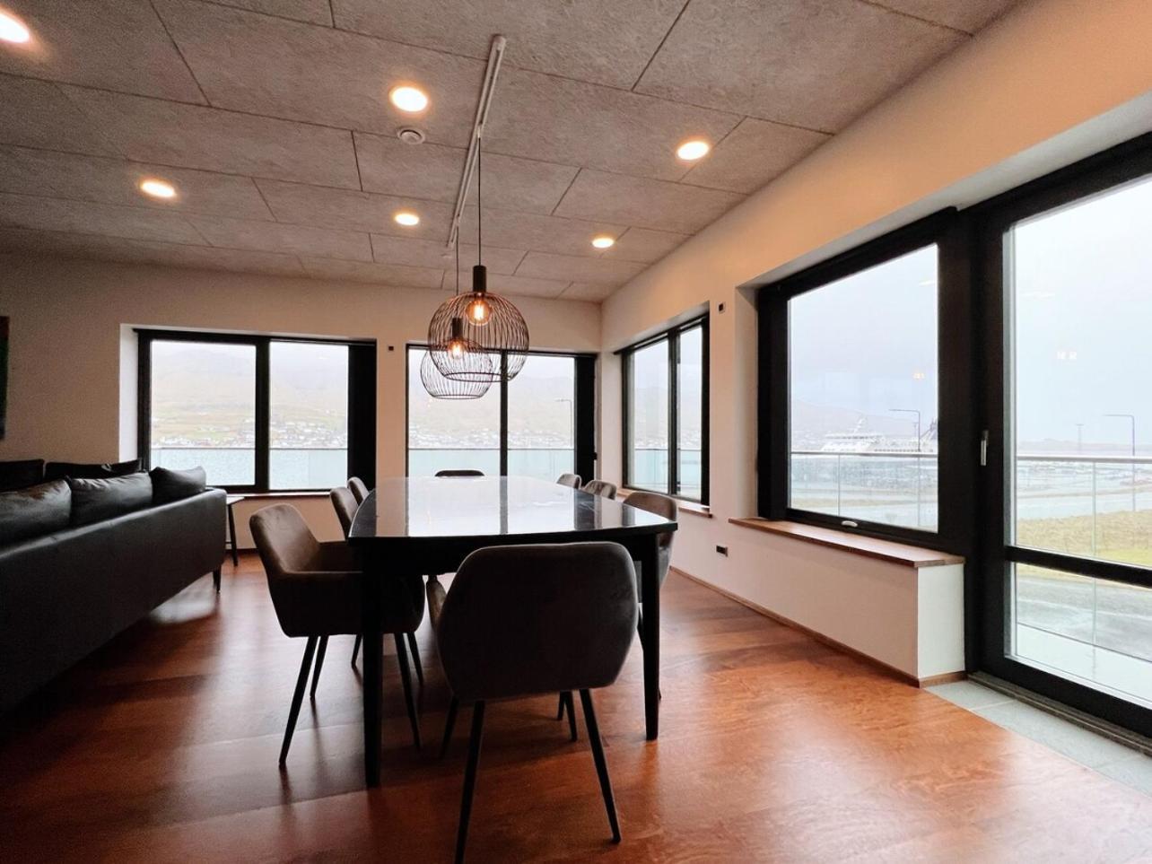 Stunning Ocean View Penthouse Apartment Oravik エクステリア 写真
